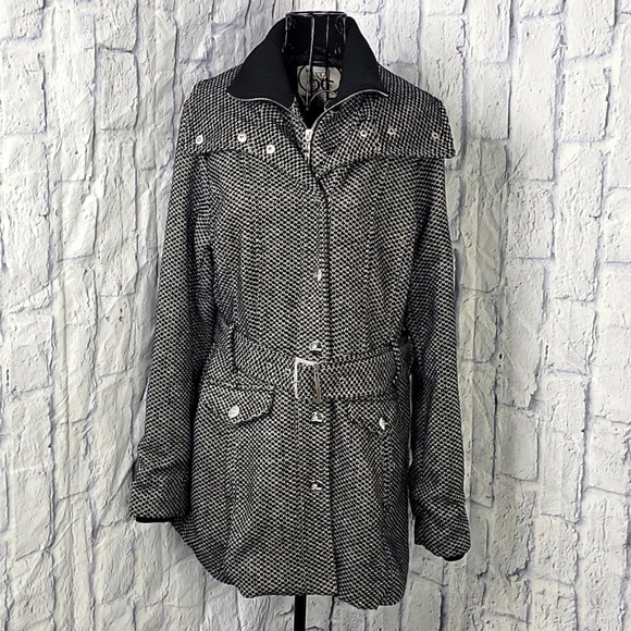 GUESS‎ Black and White Belted Jacket Size Large - Picture 1 of 11